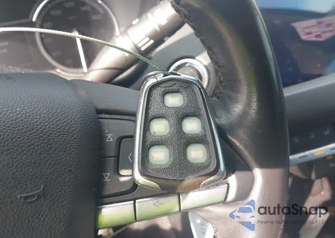 2022 Cadillac Xt4 Fwd Luxury from USA, damaged, VIN 1GYAZAR47NF165595